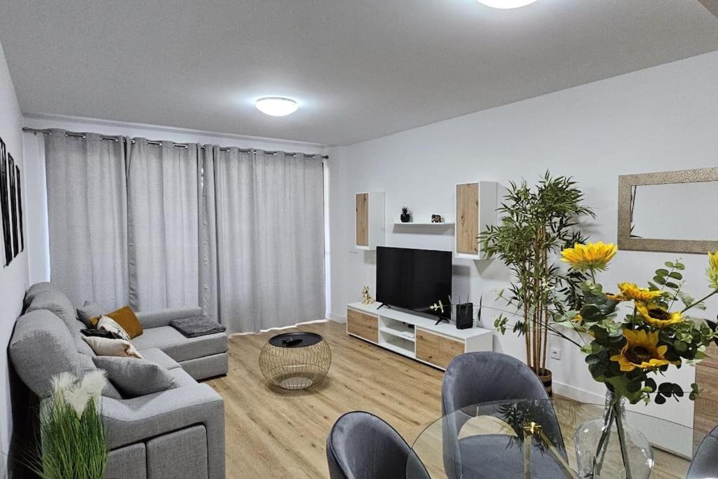 Vista Mar - Ac, Parking And Pool Apartamento Funchal  Exterior foto