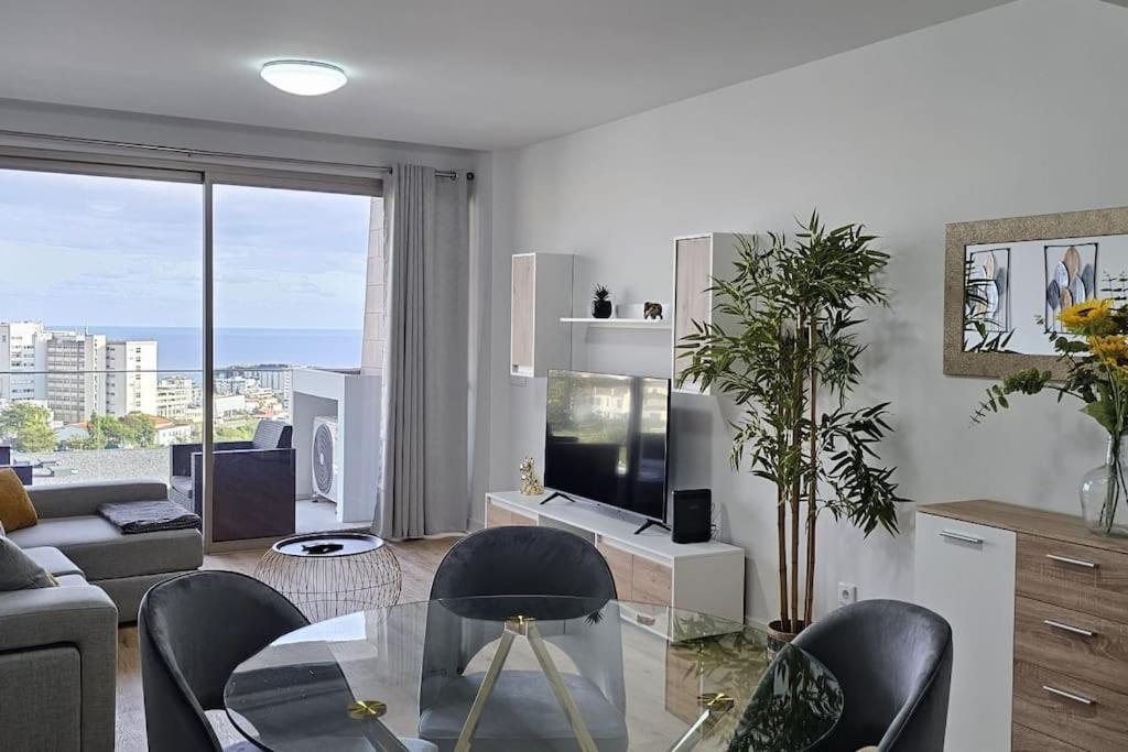 Vista Mar - Ac, Parking And Pool Apartamento Funchal  Exterior foto