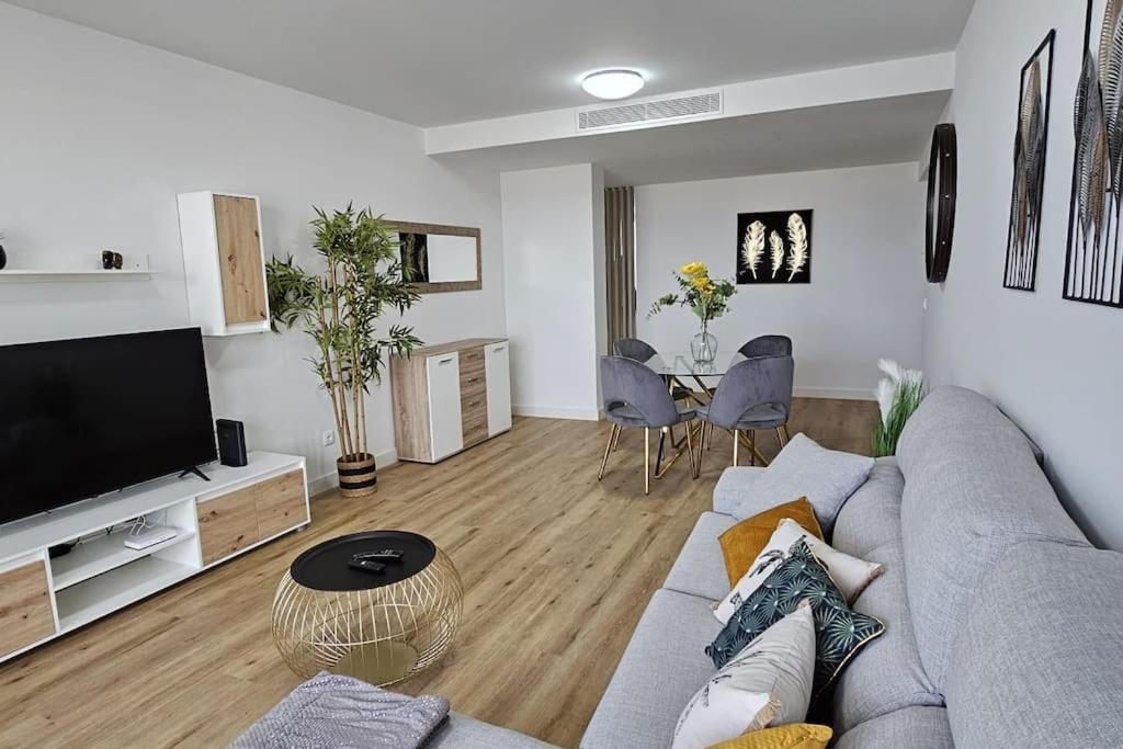 Vista Mar - Ac, Parking And Pool Apartamento Funchal  Exterior foto