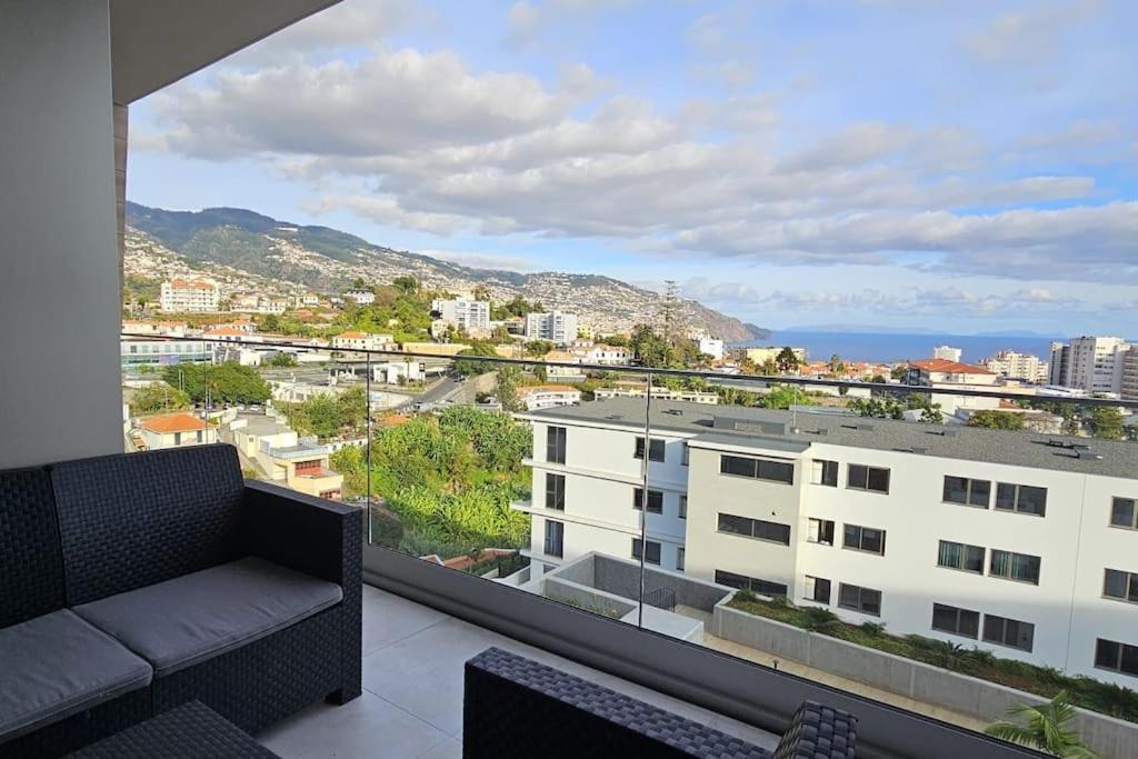 Vista Mar - Ac, Parking And Pool Apartamento Funchal  Exterior foto